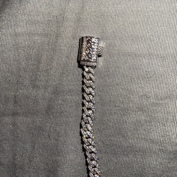 Micro Diamond Prong Link Bracelet - White Gold - Picture 4 of 5